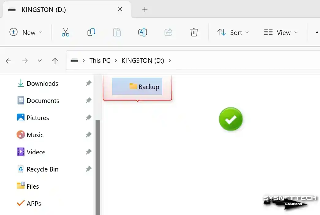 Attaching a USB 3.0 Flash Drive to the Host Computer