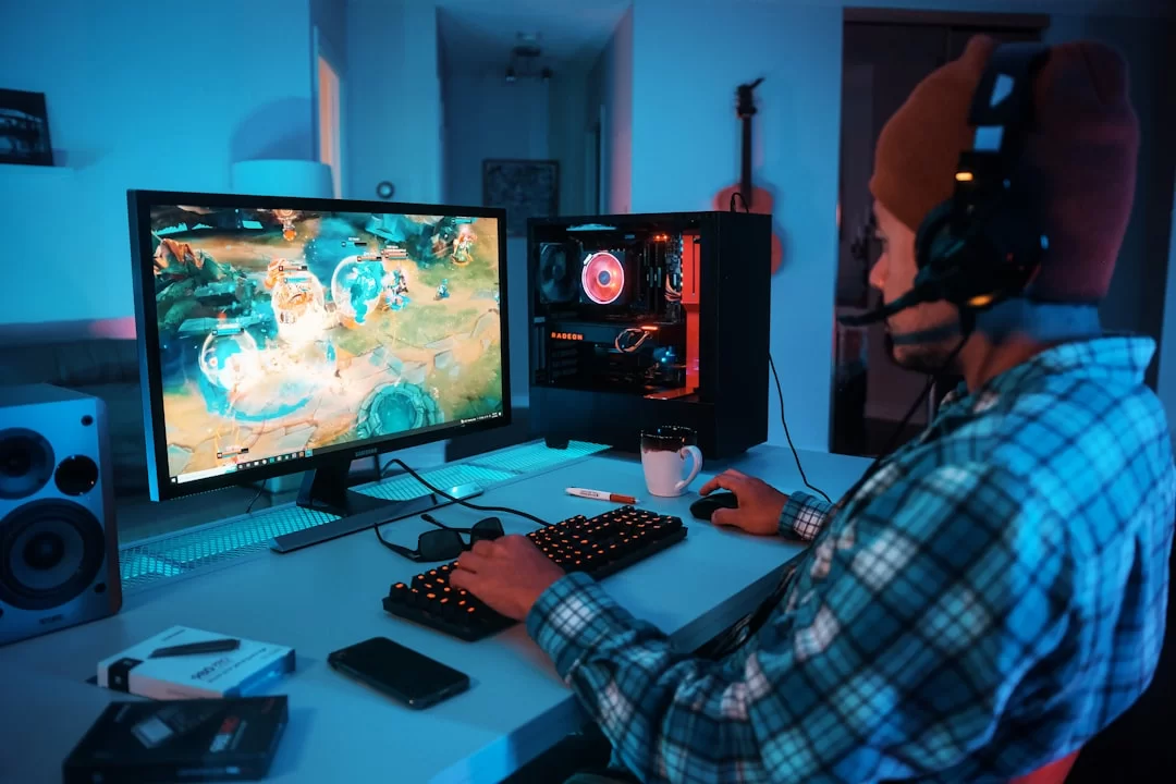 A visual showing increased FPS gaming performance thanks to CPU cache efficiency