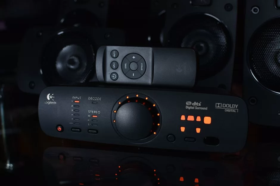 Dolby TrueHD gibi surround ses teknolojisine sahip bir cihaz