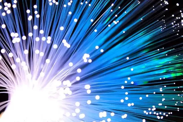 Optik kablo içindeki ışığın yapısını temsil eden bir görsel