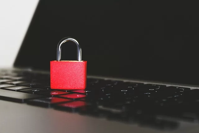 Bilgisayar güveliğini gösteren bir Windows Güvenlik Duvarı ekranının görüntüsü