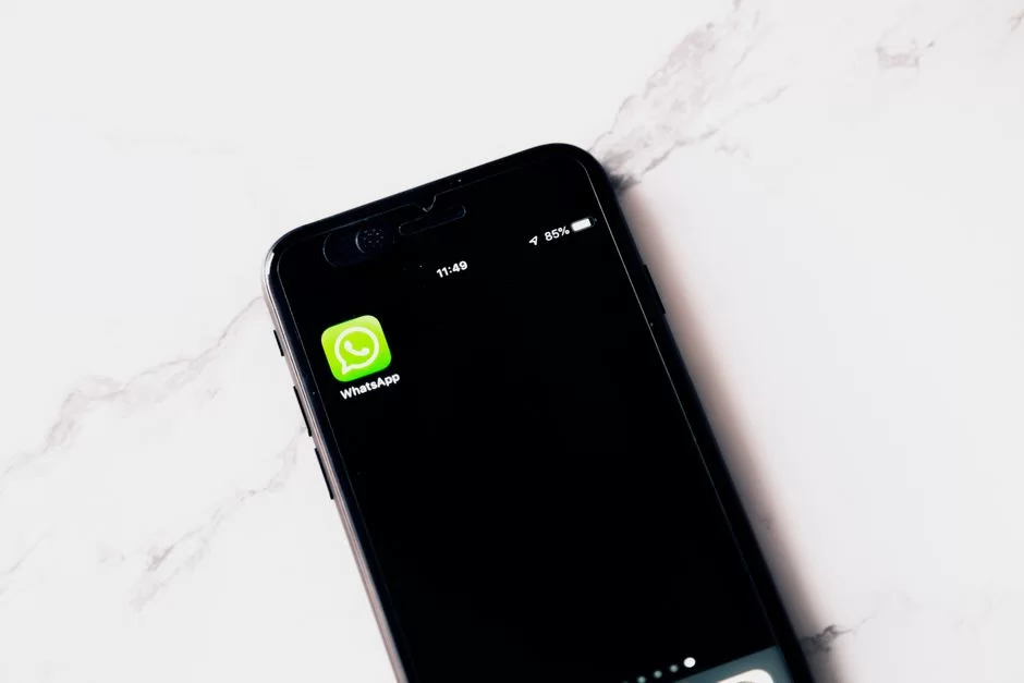 A visual representing a smartphone sending an MP3 file in the WhatsApp app