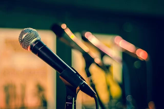 Dynamic microphone image