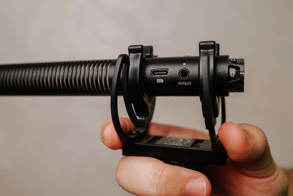 An image showing the 3.5mm jack connector of a microphone