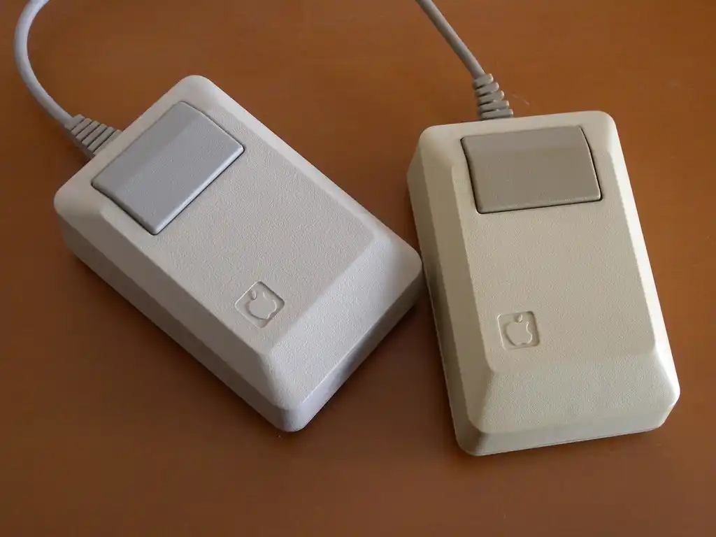 Apple Macintosh Mouse (1984)