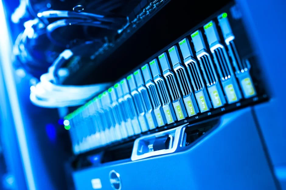 SATA RAID 0, 1, 5, 10 kurulumuna ilişkin bir storage sistemi