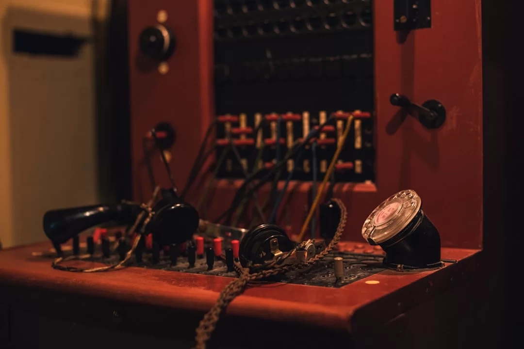 Analog telegraph type visual