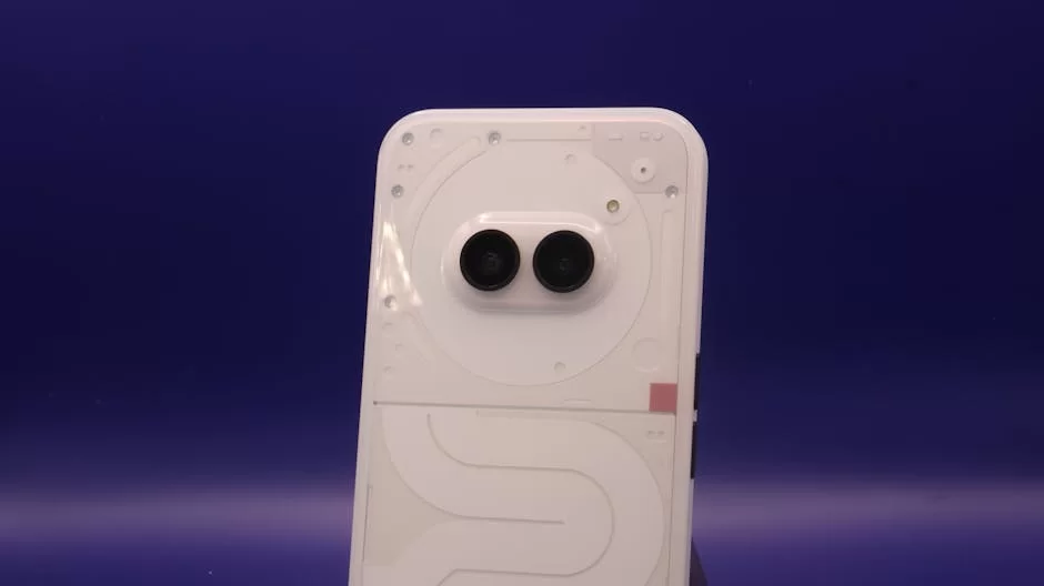 Fairphone marka akıllı telefonun ön yüzü ve yan profili